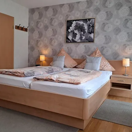 Wein- Und Gaestehaus Lentes Penzion